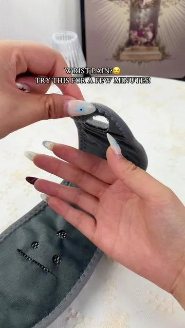Wrist pain? Try this for a few minutes!😍🎁 #handmassager #hotcompression #wristwrap #tiktokmademebuyit #summervibe 
