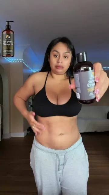💗Contains Collagen and Stem Cells that hydrate, firm, and reduce cellulite! Love it ❕If you want to try it add it to your cart ✨#SummerVibes #masajes#massageoil#lymphaticdrainagemassage#gingeroil