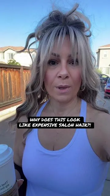Ossie Blonde Highlights has that expensive dimensional blonde look without feeling overly done. The textured waves give it movement and personality while still being easy enough for everyday wear. @Jbextension.usa #wigtok #wiginfluencer #blondewig #waterwavewig #SummerVibes 