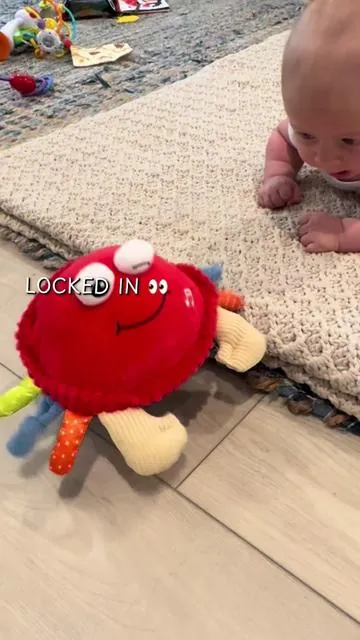 not even kidding… he completely forgot he was doing tummy time once this started moving 😂 #tiktokshop #tummytime #babytoy #3monthsold #momtok