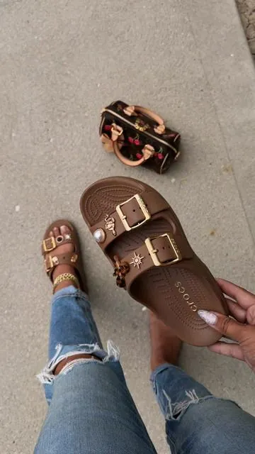 #crocs #crocssandals #sandals #crocssaturday 