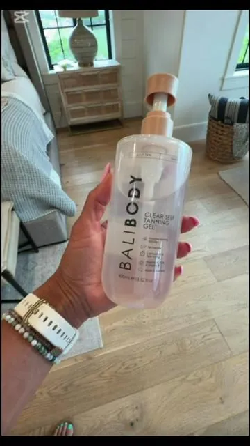 If you want a bronzed look without the sun damage drama, you need to try this!!!!  #SelfTanning #ClearSelfTanner #SunlessTan #TanningRoutine #GlowUp