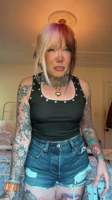 #alternativebaddie #altfashion #alttiktok #altgirl #alternativehair 