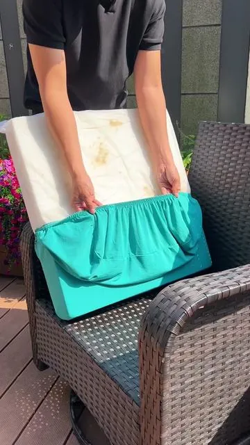 If you’ve ever tried washing patio cushion covers… you already know the struggle 😅 These stretch covers make it so much easier. #p #patiofurnitureo #outdoorcushionso #outdoorlivingb #backyardsetuptiktokshopfinds 
