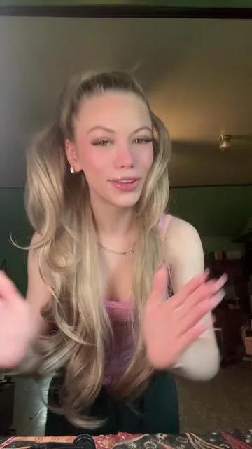 IN LOVEEEE #extensions #fakehair #clipinponytail #hairtok #hair 