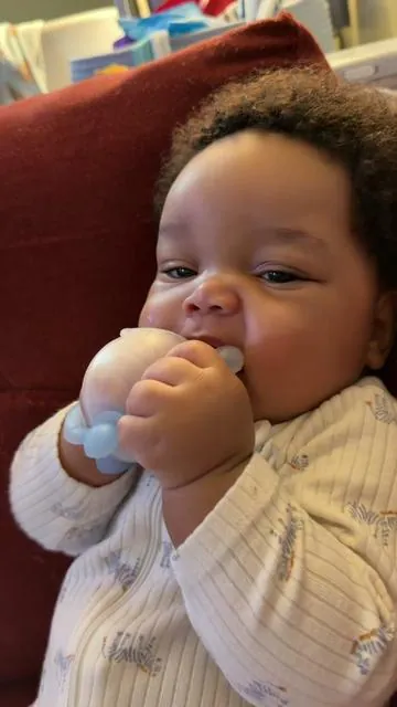 Teething season is NO joke over here 😭 but this little mitten teether has honestly been a lifesaver lately. The fact that it stays on his hand makes such a difference 🙌 #tiktokshopfinds #teethingbaby #babyfavorites #babymusthaves #babyessentials 
