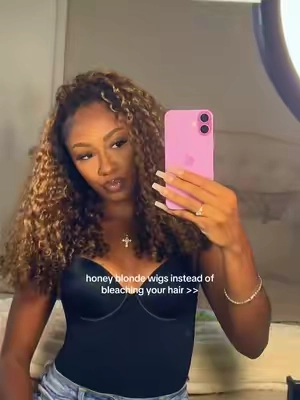 this color is just soooo gorg 😍 link to install video:  @YouTube: Simone Nicole @OQHAIR @OQ HAIR COLLECTION #oqhair #highlightedwig #burmesecurly #wiginstall #wigreview 