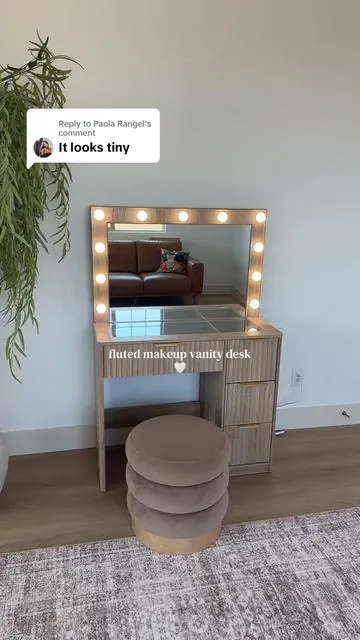 Replying to @Paola Rangel it’s bigger than it looks on camera!! #makeupvanity #vanitydesk #makeupgirls #summervibes #tiktokshopcreatorpicks 