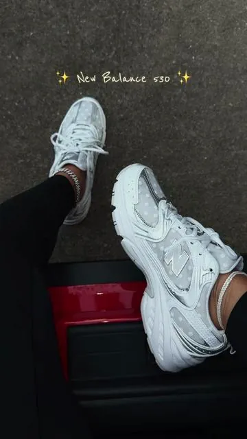 Sneakers but em them girly pop! #newbalance530 #nb530 #newbalance #sneakers #casualoutfits 