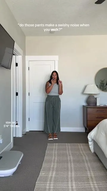 Very scientific info but the girlies asked 😅 #trackpants #widelegpants #tiktokshopcreatorpicks #tiktokshopfashionfinds #summervibes 