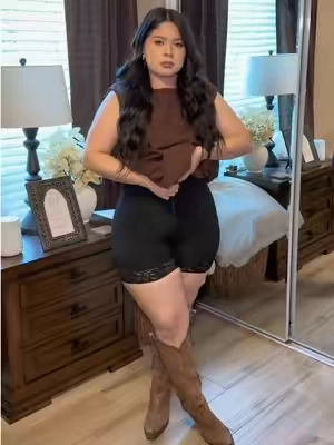 Love to wear this short shapewear under mini dresses!🤏🏼 doesn’t show or makes a dent on the skin! 10/10✨ #tiktokshopspringglowup#fyp#tiktokshop#shapewear 