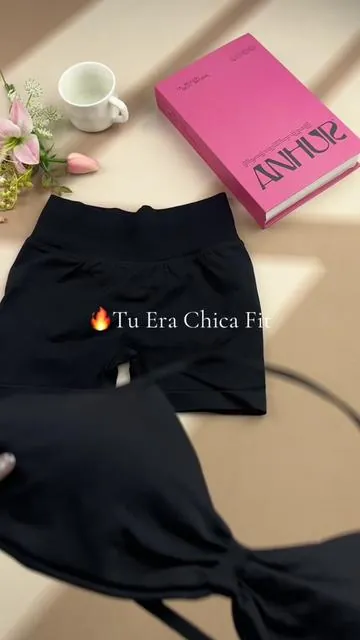 No sigas deslizando, este es el set ideal. Te hace lucir increíble en todo entrenamiento. #gymset #activewear #loungewear #viral #tendencia     