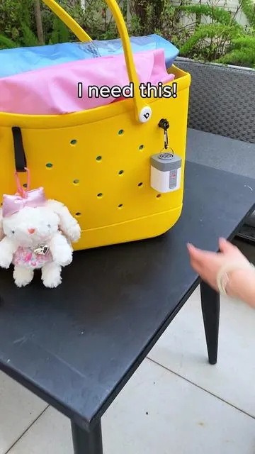 The little thing you need this summer #summeressentials #beach #SummerVibes #pooltoys #inflator 