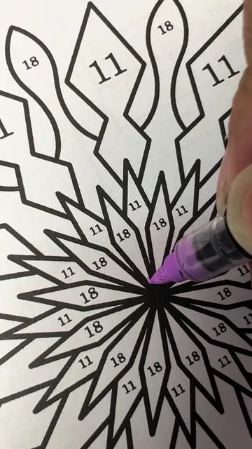 Relaxing time 🧘🏻‍♀️✨ #fyp #viral #paratii #colorbynumber #coloringbook 