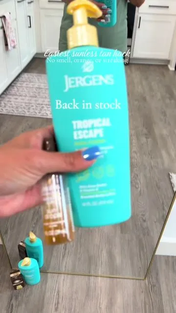 User Friendly Summer Glow Hack ✨ @JergensUS #sunlesstan #tanninglotion #jergens  