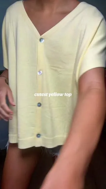 The yellow top that will be perfect for Summer 🤩 #tiktokmademebuyit #casualstyle #outfit #OOTD #momoutfit 