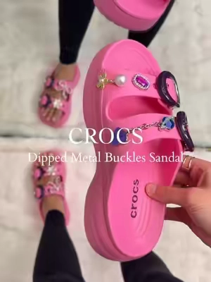 🥰My go-to sandal this summer🩷✨☀️#crocs #fyp #platformsandals #saturdaysandal #metalbuckle 