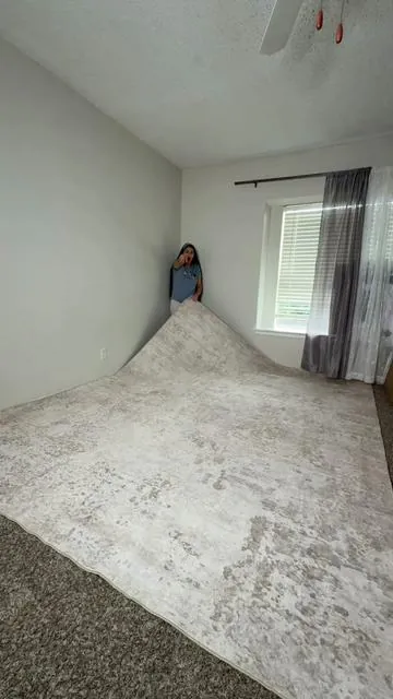 Alfombra muy flexible y lavable para darle ese toque elegante a tu sala .#alfombra #summerwins #DealsForYouDays ##tiktokshopcreatorpicks ##TiktokShopMemorialDay 