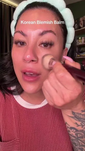 I am obsessed with how this blemish bomb makes my skin look and feel. It is also in the shade of golden in case you were wondering. @Cell Fusion C Global #bbcream #foundation 
