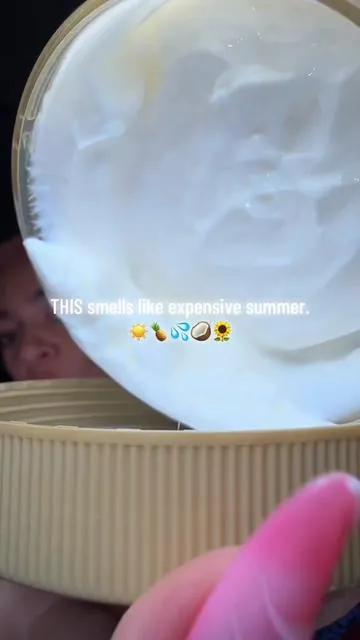 this smells like a tropical vacation and expensive sunscreen in the BEST way 😭🥥☀️🍍 the Golden Hour set comes with the body wash, body butter, and body oil 💦 and layering all 3 makes the scent last sooo much longer. 😮‍💨🤌 fresh coconut + juicy pineapple + sunflower = elite summer energy ✨ #SaltairGoldenHour #SaltairBody #BodyCareRoutine #summervibes @Saltair Body Golden Hour - Body Rituals Set #tiktokshopcreatorpicks   