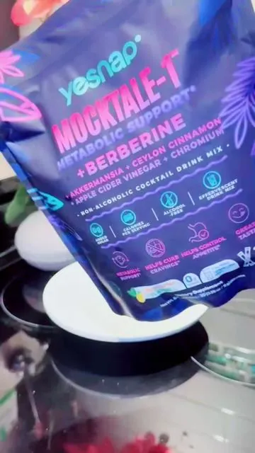 ¿Alguna vez te has despertado después de una noche de copas sintiendo que la energía se fue por la ventana? Yo solía salir con mis amigas, brindar y terminar con una resaca que arruinaba mi día. Un día descubrí Yesnap MOCKTALE-1, una mezcla baja en calorías у sin azúcar que me permite seguir celebrando sin los efectos secundarios. Cada sobre contiene Berberina y Akkermansia para apoyar el metabolismo, Cromo para equilibrar los niveles de azúcar, Canela y Vinagre de Manzana que favorecen la digestión y la energía. Desde que lo probé, mis antojos disminuyeron y me siento lista para cualquier entrenamiento o reunión. ¿Te animas a probarlo? #suplementosnaturales  #intestino  #suplementos #alcoholismo #soporte @Yesnap Nature 