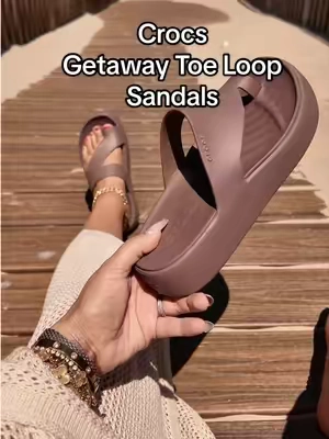 Step into summer with the Crocs Getaway Toe Loop Sandals! Perfect for beach days, outdoor adventures, and all-day wear. They’re super easy to clean, so you can just rinse off the sand, and their comfort will keep you going from dawn to dusk! #crocs #crocsgetawaysandals #crocssandals #tiktokshopcreatorpicks #beachsandals @Crocs 