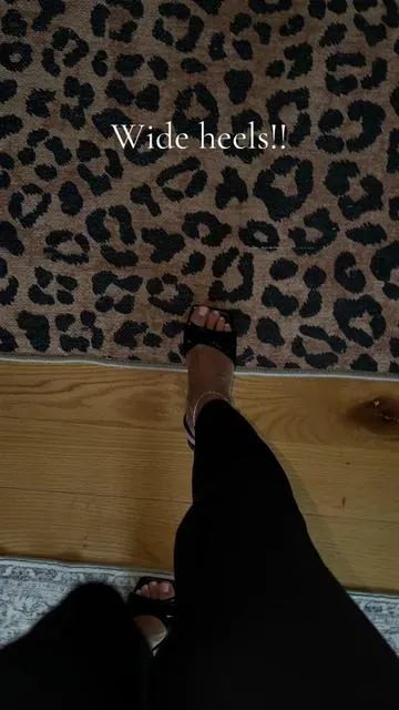 So cute!! #widefootfriendly #widefootheels #heels #cuteheels 