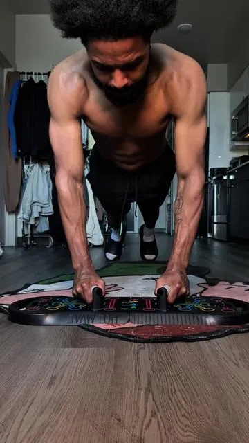 #fyp #pushups #pushupboard #upperbody #homeworkout 