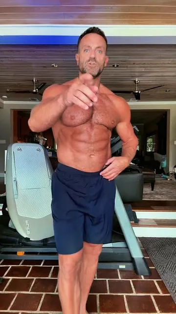 This 6 pack of zipper pocket shorts is lightweight, breathable, stretchy, and perfect for the gym, running, travel, or everyday wear. The secure zipper pockets are a game changer for your phone and wallet, and the comfort level feels more like athletic wear than regular shorts. #mensshorts #workoutshorts #gymwear #mensstyle #SummerVibes 