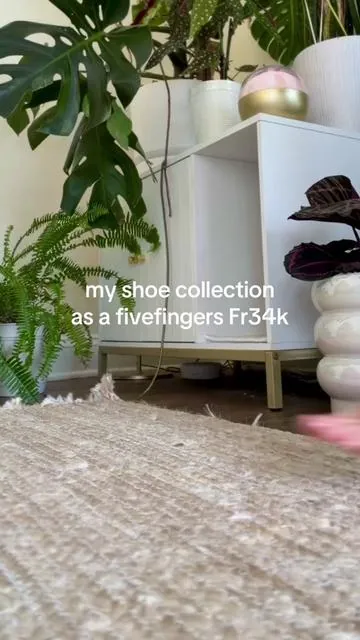 its an obsession at this point 😹👣  #fivefingers #runningshoes #toeshoes #barefootshoes #barefoot 