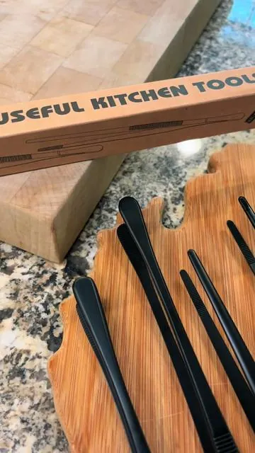 These kitchen tweezers are oddly satisfying to use! Perfect for cooking, BBQ, seafood plating & more! #kitchengadgets #kitchenfinds #kitchentools #tiktokshopmemorialday #summervibes 