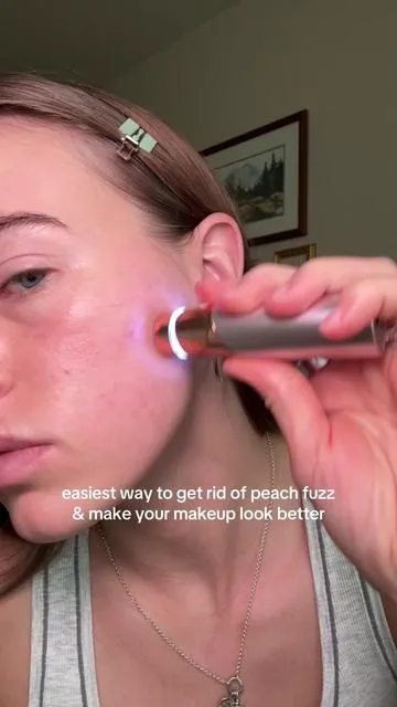 And it’s so affordable?? Where has this been all my life (works on nose hair too lol) #faceshaver #peachfuzz #smoothskin #makeuphack 