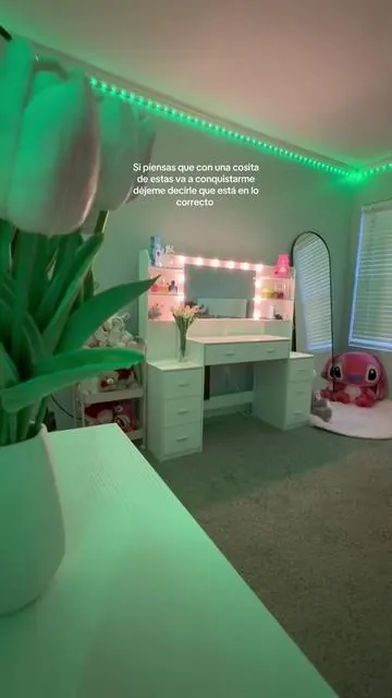 El vanity de tus sueños #vanillagirl #vanitymakeup #elregaloperfecto 