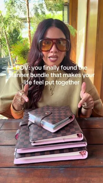 As a mom who’s always juggling schedules, sports, appointments, and life in general… this planner bundle just scratches my brain the right way 😭🤎 The matching covers, the different sizes, the organization… it’s giving productive but cute. #tiktokshopmemorialday #summervibes #planner #organization #agenda  planner bundle, luxury inspired planner, aesthetic planner setup, mom planner essentials, organization bundle, agenda planner, aesthetic office finds, productive girl finds, planner accessories, TikTok Shop planner