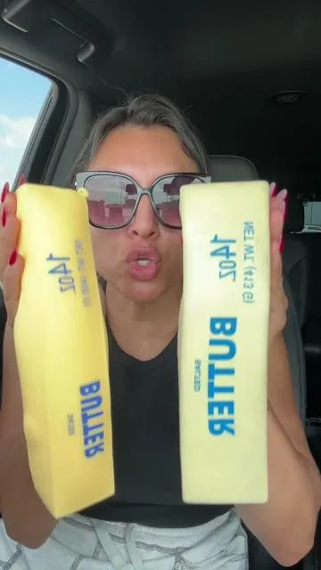 Do not get scammed like I did! This is the correct squishy butter! #squishy #squishybutter #squishies #tiktokshopcreatorpicks #butter 
