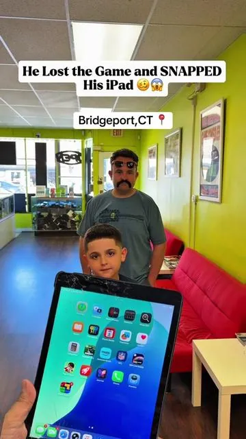 Little kid Got Mad | Destroyed His iPad 😱 #moneytalkswireless #asmr #ipadrepair #rage #bridgeportct 