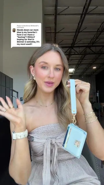 Replying to @KeriAnne Witherell baby blue is 🤌🏻✨ #wallet #fyp #wristlet #smallbusiness #trendy 