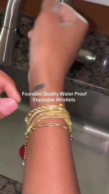 Summer is in session. Don’t be caught lacking😩 - #itssziannab #trendyjewelry #waterproofjewelry #summerbracelets #jewelryfind 