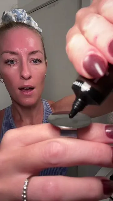 If there’s one thing I recommend to do at home, it’s a brow tint! Saves you money and is super quick and easy! #eyebrowtint #sacelady #diy #summervibes #beauty 