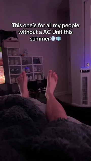 such a life saver during summer🙌💨🧊 #summerheat #towerfan #coolingfan #coldroom #summerheatsolution 