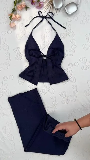 Obsessed with this set🫶🏻✨🏝️#twopieceset #coordset #beachwear #summervibes #dealsforyoudays 