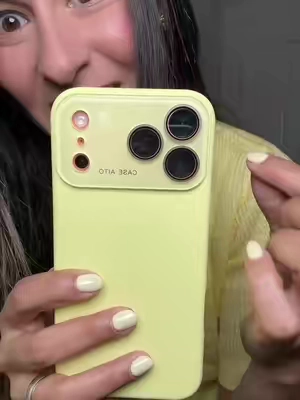 Estoy fascinada con mi nueva funda y con el color 🍋🤩. #cutephonecases #tiktokshopmemorialday #phonecase #butteryellow #yellowphonecase 