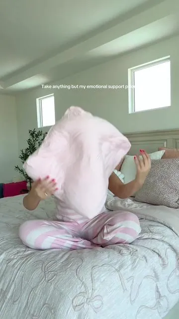The SQUISH is next level. Like think of the squishiest thing you’ve ever felt and then times it by 100.  #bedding #pillow #summervibes #newdropsforyou  