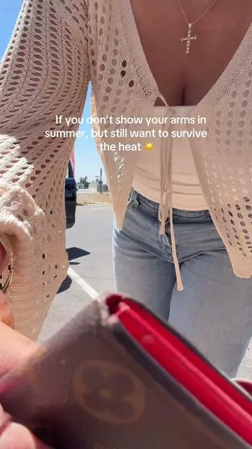 Staying cool but covered is mandatory when you don’t show your arms in summer #armcoverup #cropcardigan #summeressentials #curvyarms #summerlongsleeves 