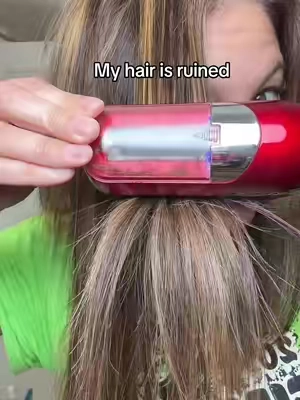 I’m literally shocked this split ends trimmer made a huge difference #SplitEndTrimmer #HairTok #DamagedHairFix #HealthyHairJourney #HairCareFinds @Wavy Chic Offical 