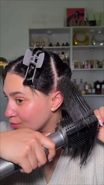 Haciéndome el pelo en casa fácil y rápido con una sola herramienta de calor. AIR STYLING BRUSH de @TYMO BEAUTY US ❤️