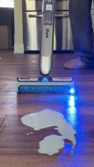 Well don’t make the same mistake.. 😒 #sharkhydroduo #vacuummop #mopping #vacmop #cleantok