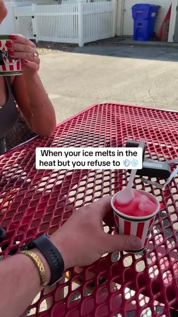 I couldn’t believe how it was blowing cold air on her!! #acfan #miniacfan #minifan #portablefan #handheldfan 
