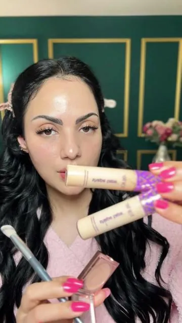 This Tarte CC under-eye concealer gives such a smooth, flawless coverage while feeling so light on the skin. It brightens the under-eyes beautifully and lasts all day without looking heavy especially perfect for summer makeup. ✨  @tarte cosmetics 