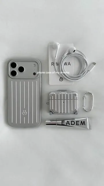 #phonecase #chicaesthetic #minimalstyle #itgirlstyle #everydayessentials 